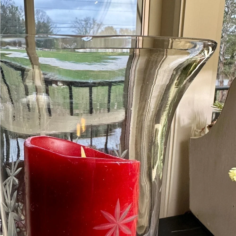 VINTAGE, CLEAR GLASS HURRICANE VASE WITH 4 1/2” BASE. SWAG & STARS ETCHING.